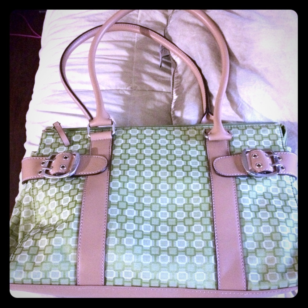💗Brand new green purse